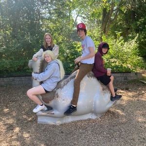 Meet your Posher, Lynsey